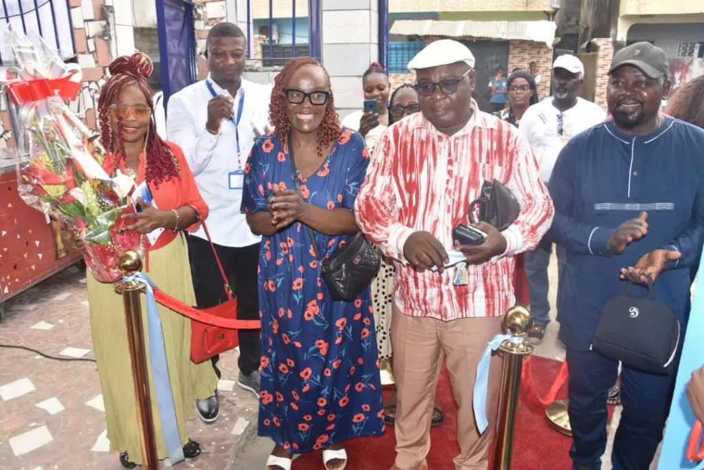 Coupure de la banderole d'inauguration des nouveaux locaux