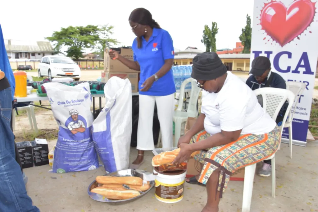 L'équipe UCA tartine le pain des enfants – Cameroun