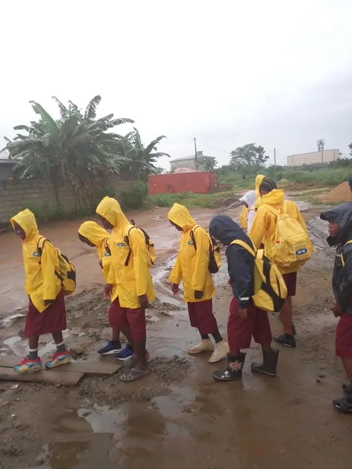 Depart pour l'école – Douala