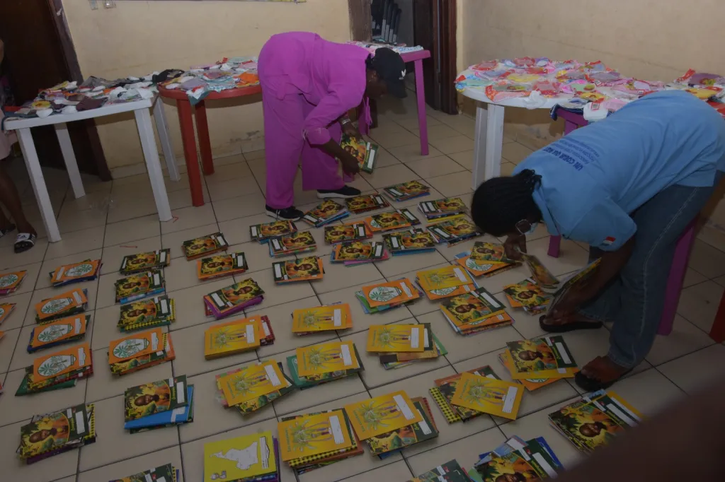 Le dispatching du matériel scolaire – Cameroun
